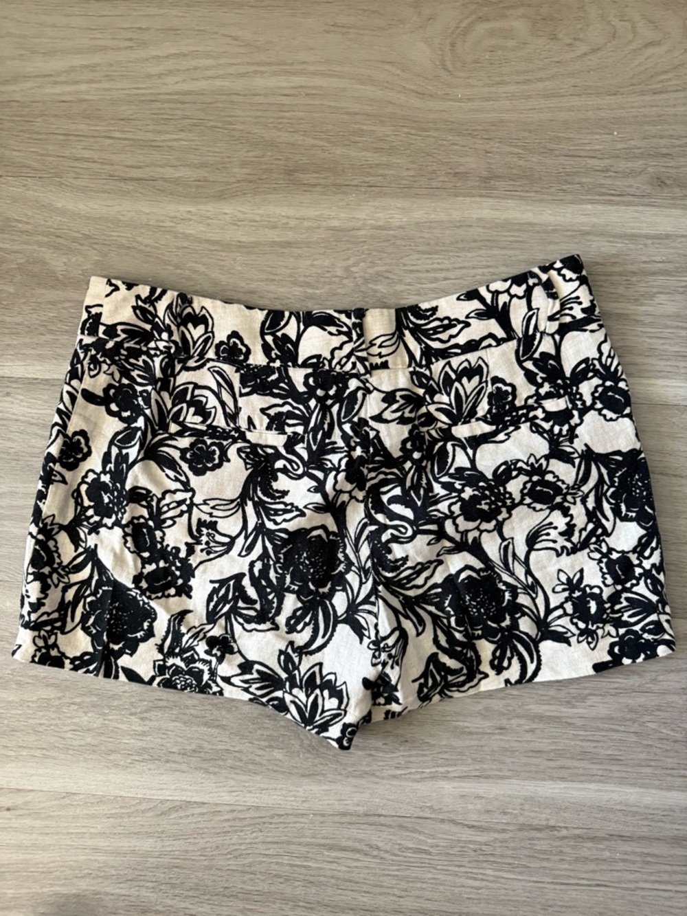 LOFT Linen Blend Black Floral on Cream Shorts - Picture 2 of 5